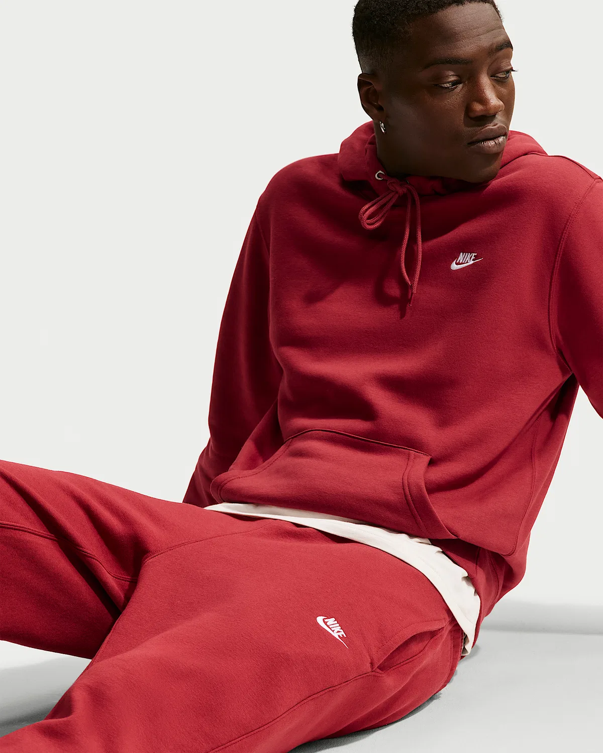 Мужские джоггеры Nike Club, Team Crimson/Team Crimson/White — фото 4