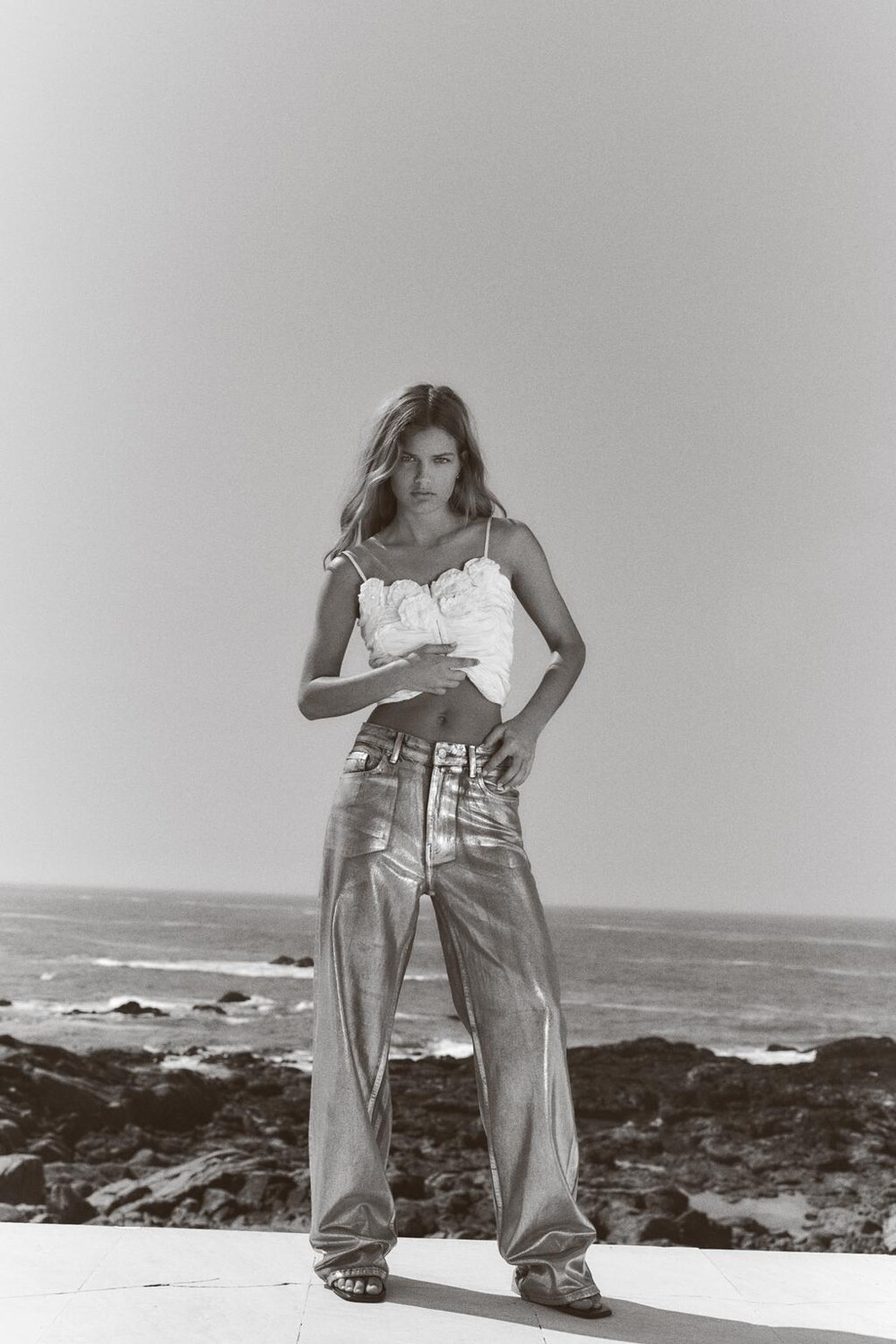 

Джинсы TRF loose foil со средней посадкой ZARA, серебряный