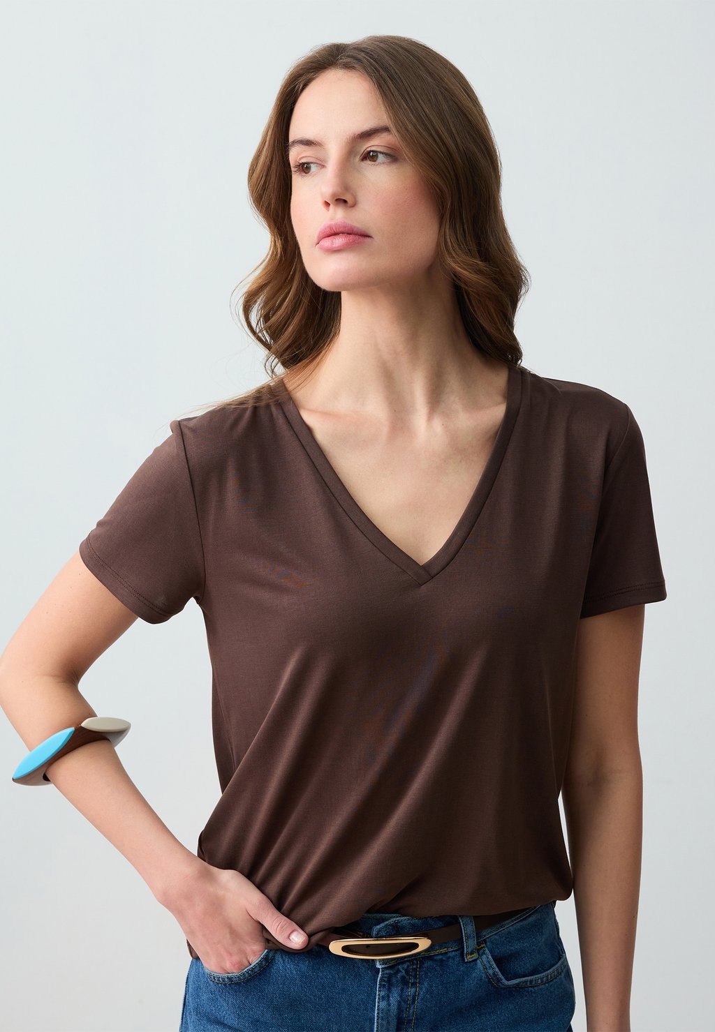 

Базовая футболка V-NECK SHORT SLEEVE Jimmy Key, темно-коричневый