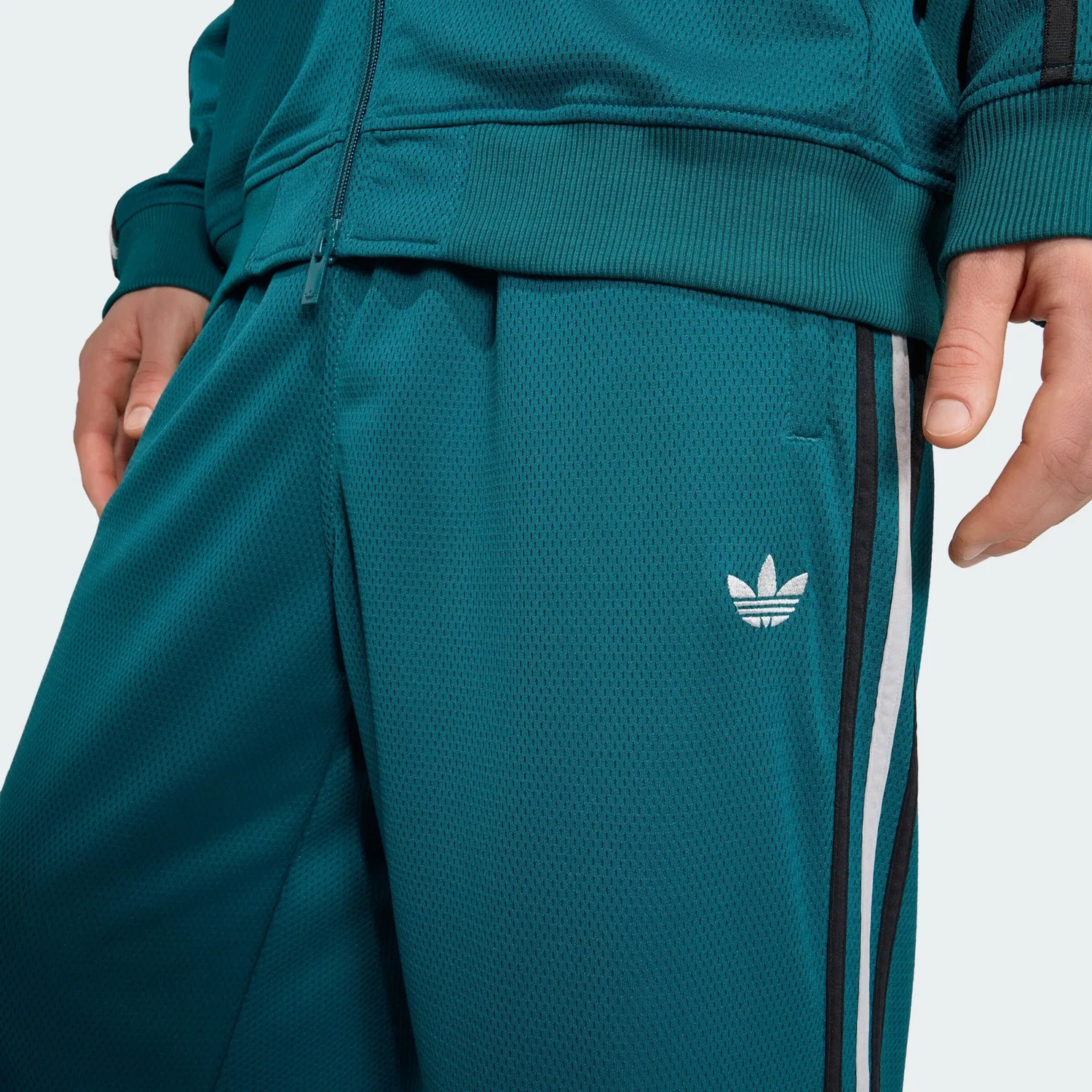 Adidas Originals Брюки свободного кроя Adicolor изумрудного цвета — фото 4