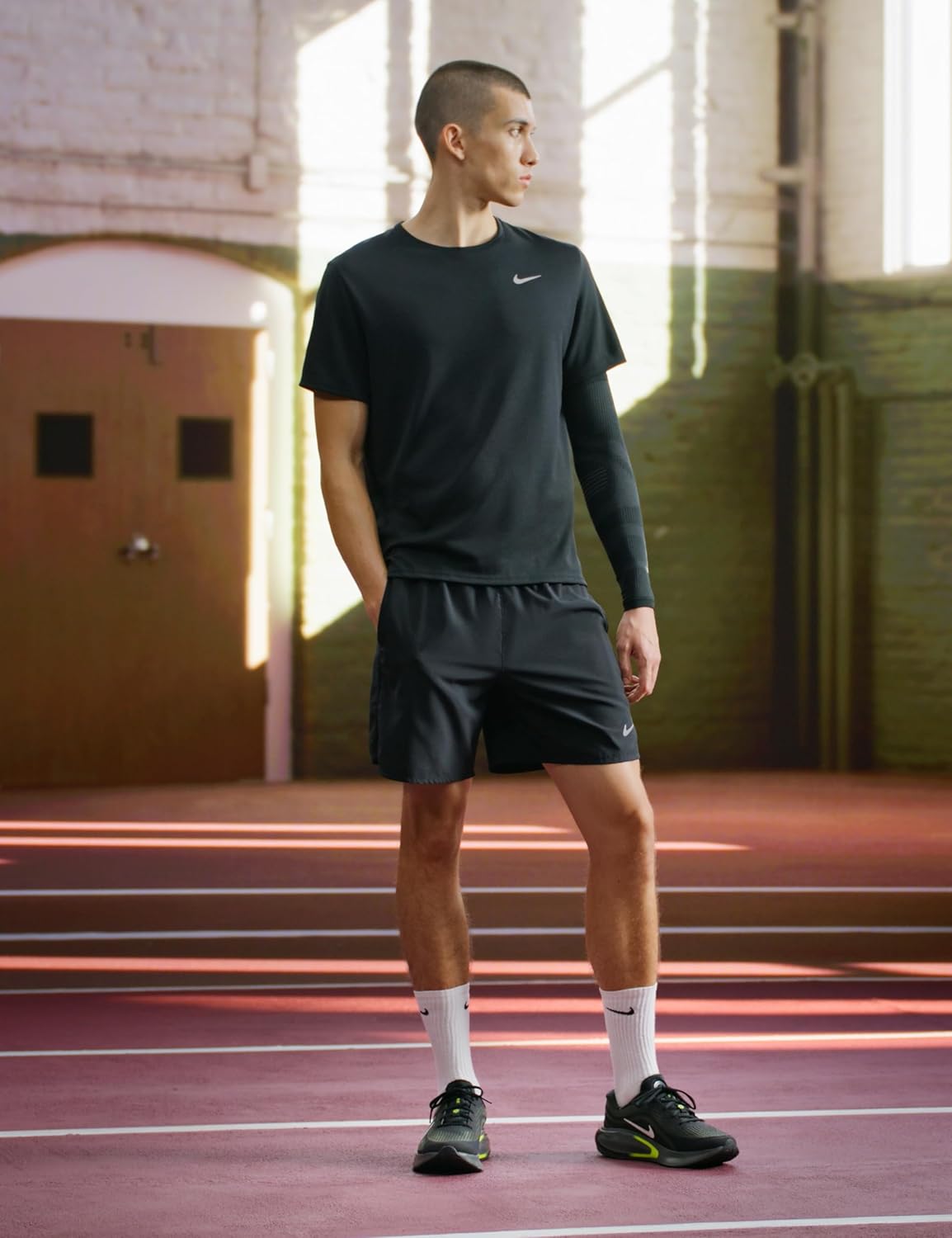 Мужские беговые кроссовки Nike Journey Run для шоссе, белый/черный — фото 3