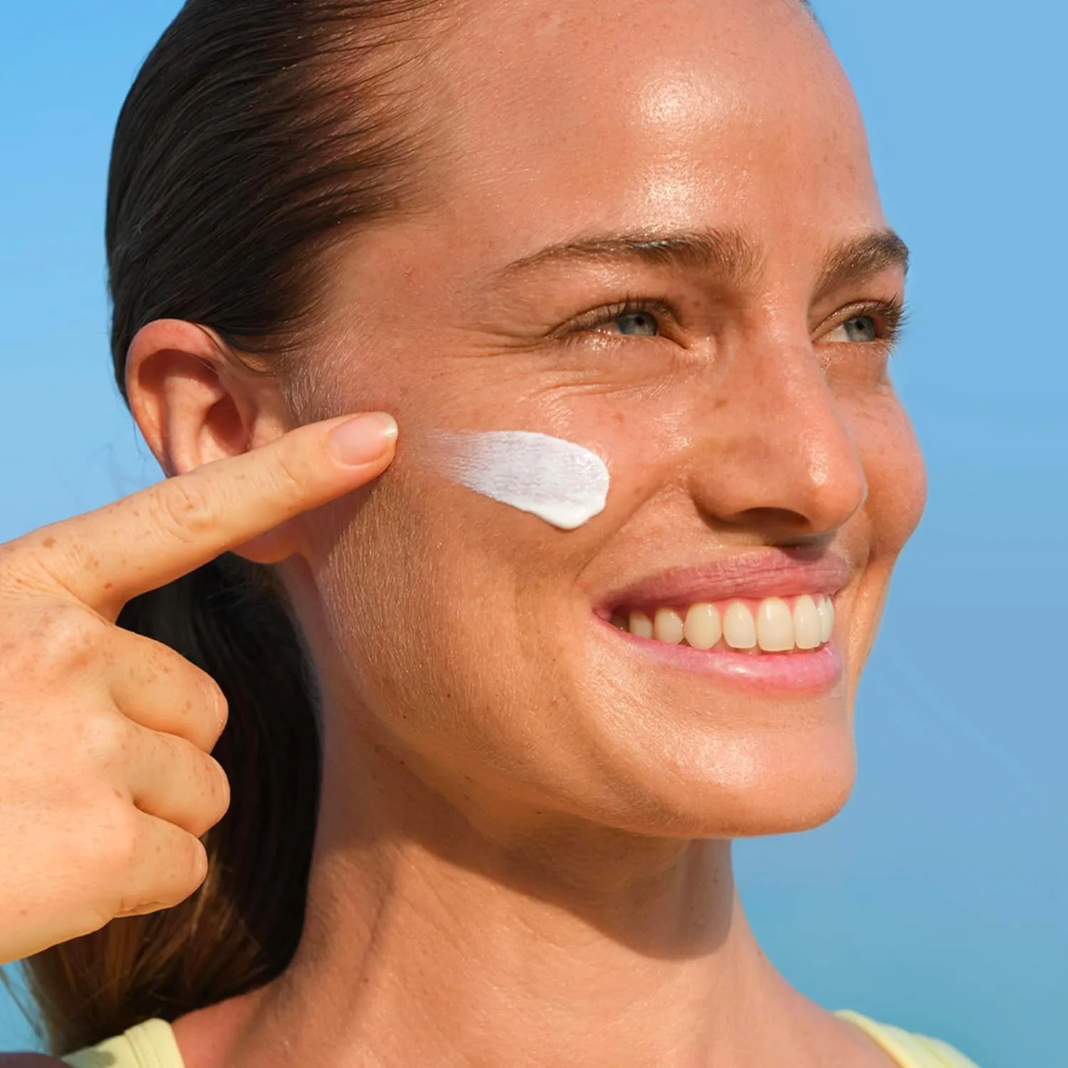 Mineral Face Sunscreen с Non-Nano Zinc Oxide SPF 50, PROTECT ME от FRE Skincare - безопасный для рифов, водостойкий, без белого налета, увлажняющий крем для лица - Non-Comedogenic и протестировано офтальмологами Fré, white — фото 3
