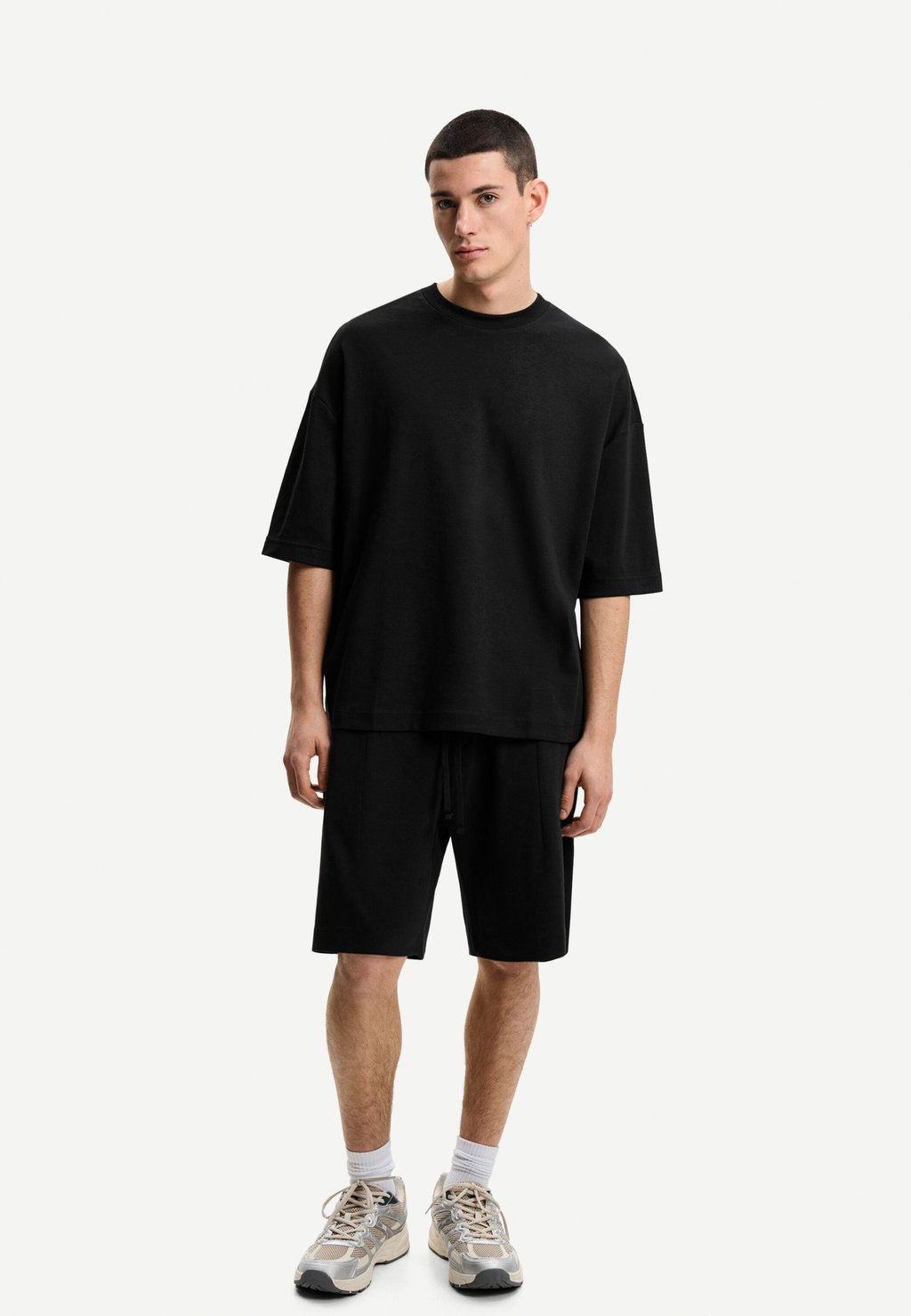 

Шорты Tracksuit bottoms Bershka, черный