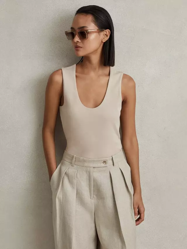 

Топ Reiss Courtney Scoop Neck Vest, цвет neutral