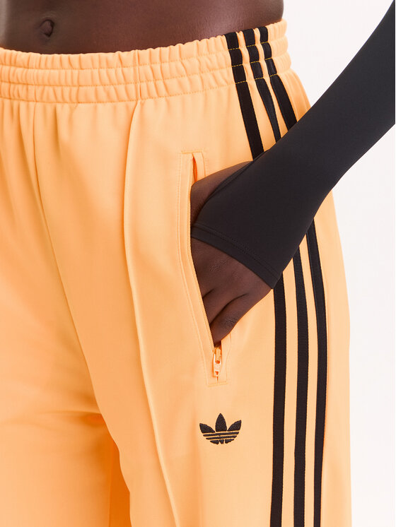 Джоггеры loose fit adicolor Classic Firebird JY2694 Adidas, жёлтый — фото 4