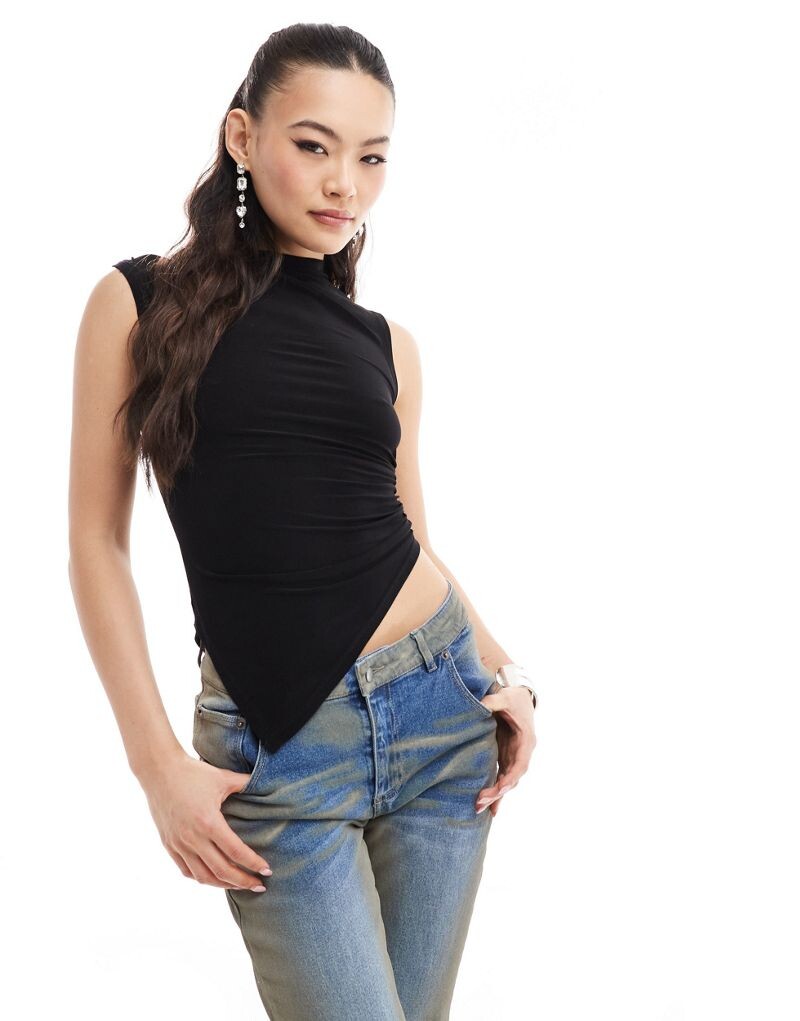 

Черный топ со сборками и высоким воротником ASOS DESIGN