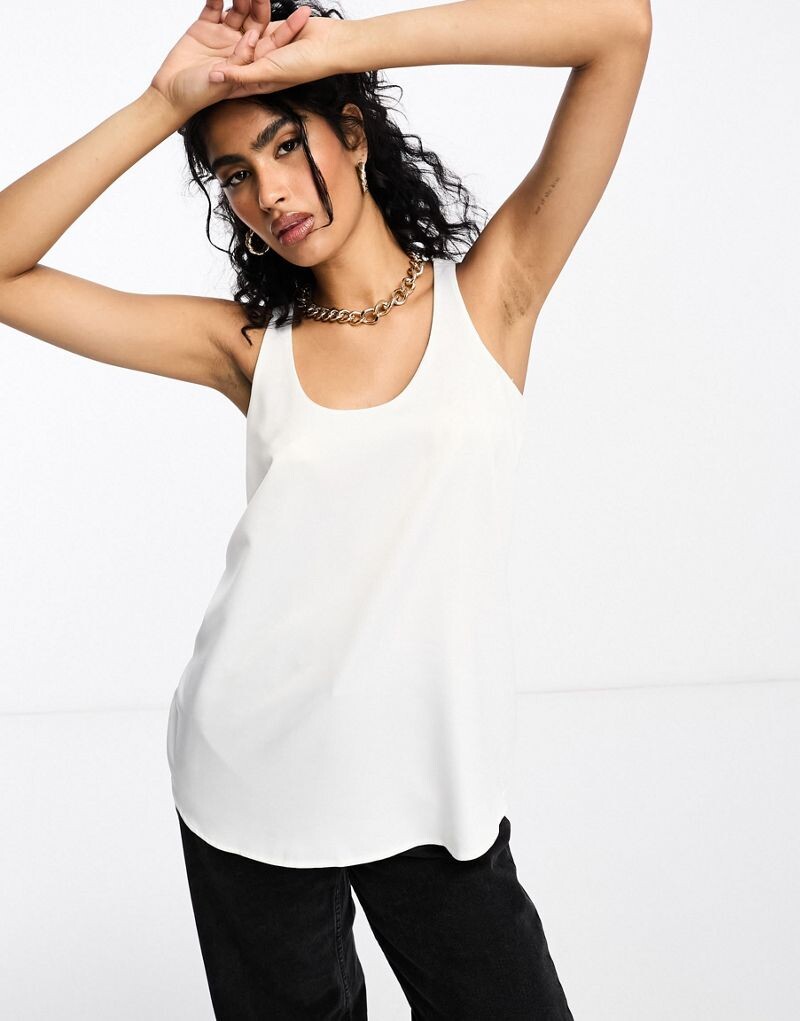 

Белая майка с овальным вырезом River Island