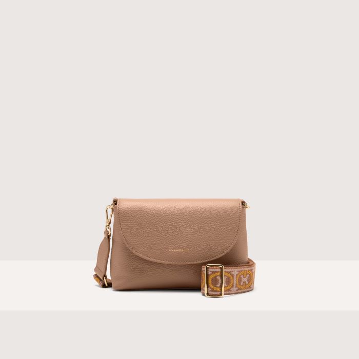 

Мини-сумка Coccinelle Paulina, цвет Skin