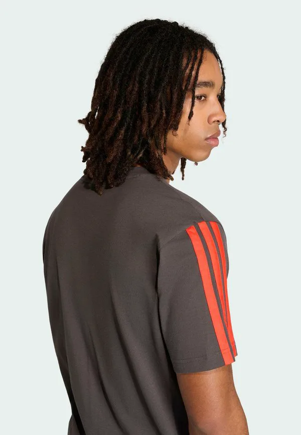 Футболка с коротким рукавом и принтом днк команды audi formula one Adidas Performance, Utility Black — фото 4
