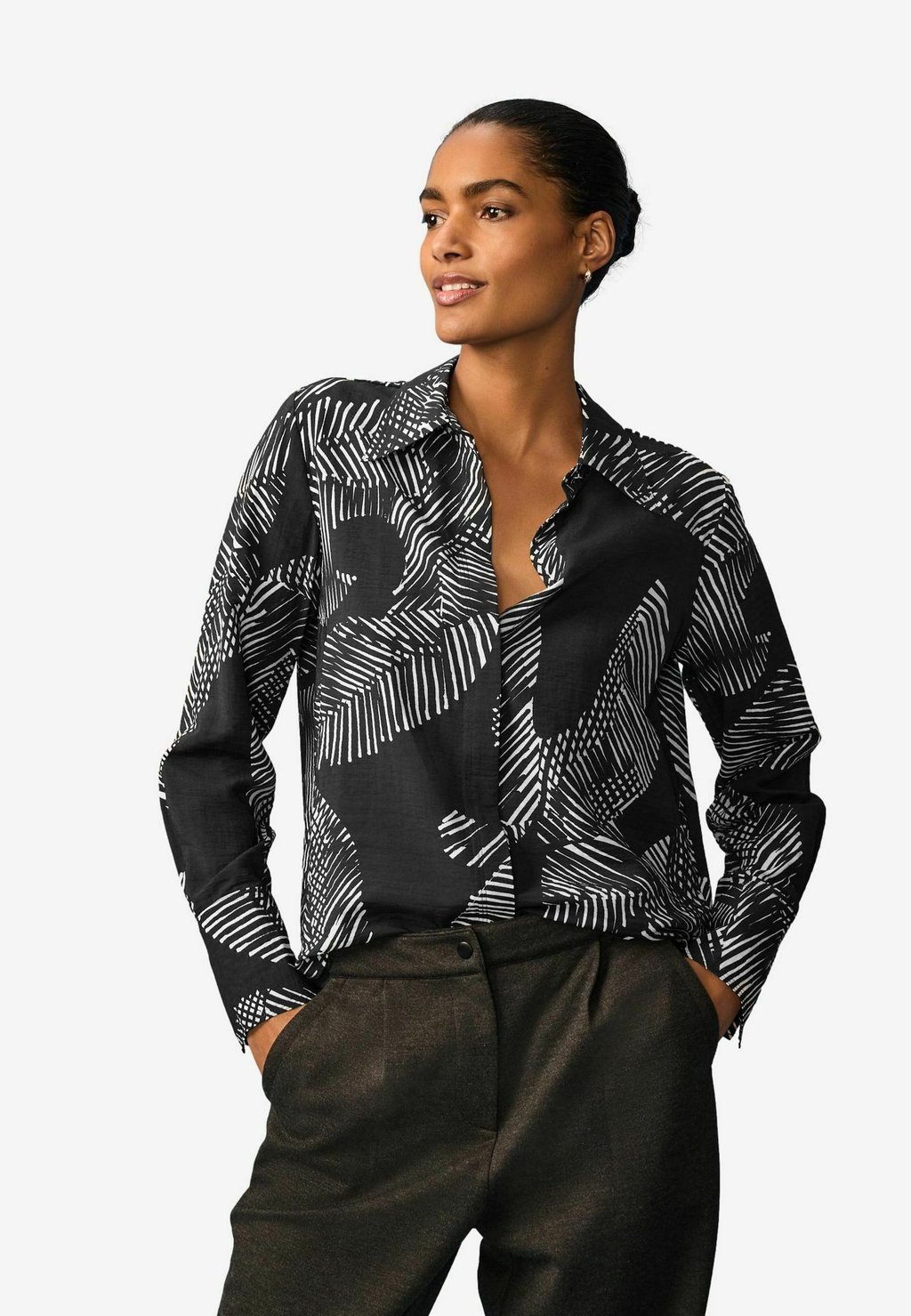 

Блузка на пуговицах LONG SLEEVE Next, черный