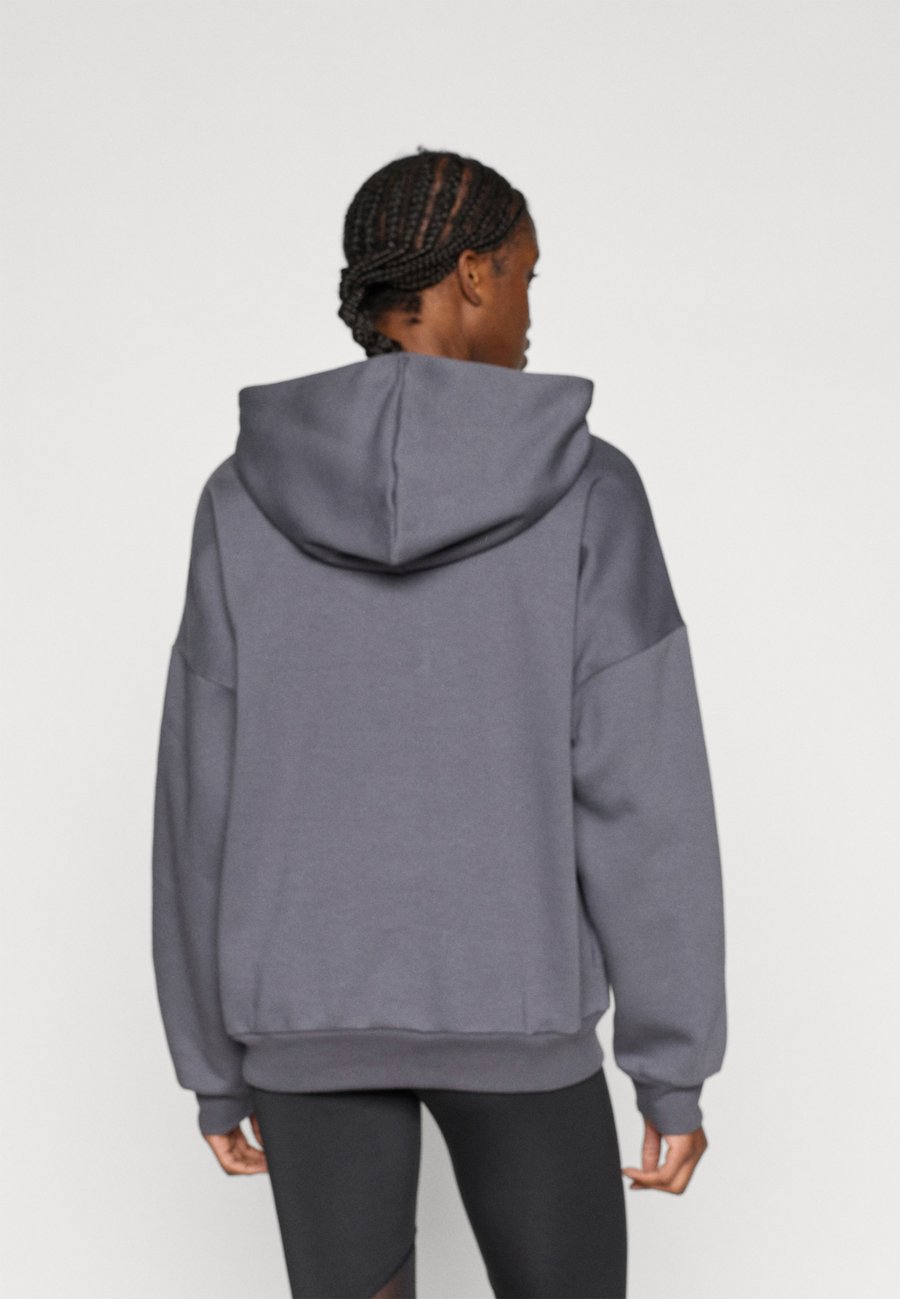 Худи Adidas Sportswear 3 STRIPES STUDIO HOODIE, Aurora Onix/Grey — фото 3