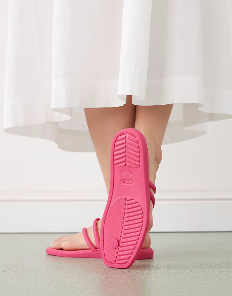 Сандалии Crocs Miami с петлей для большого пальца розового цвета — фото 2