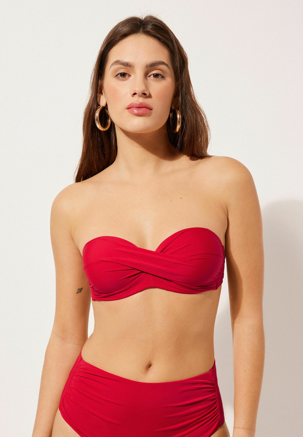 

Верх бикини INDONESIA Calzedonia, цвет Rot E Indonesia Chili Red