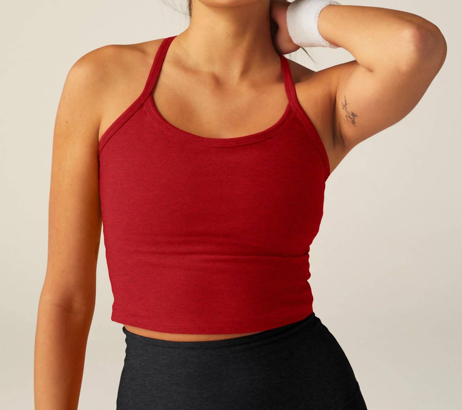 

Укороченная майка Spacedye Slim Racerback в рубиново-красном цвете BEYOND YOGA