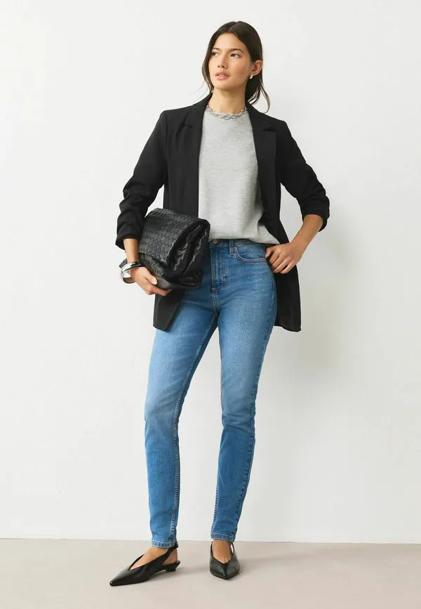 Джинсы средней посадки из эластичной ткани облегающего кроя Next, Mid Blue Denim — фото 2