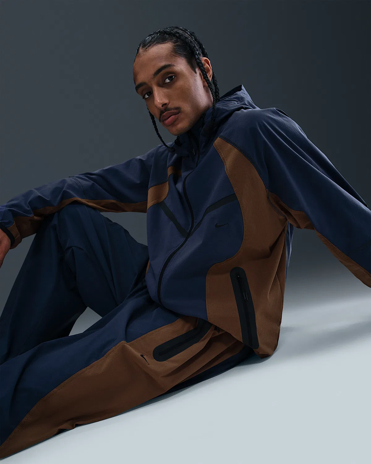 Мужская ветровка Nike Tech Dri-FIT Woven Color-Block Windrunner Loose Jacket, Thunder Blue/Mosswood Brown/Black — фото 3