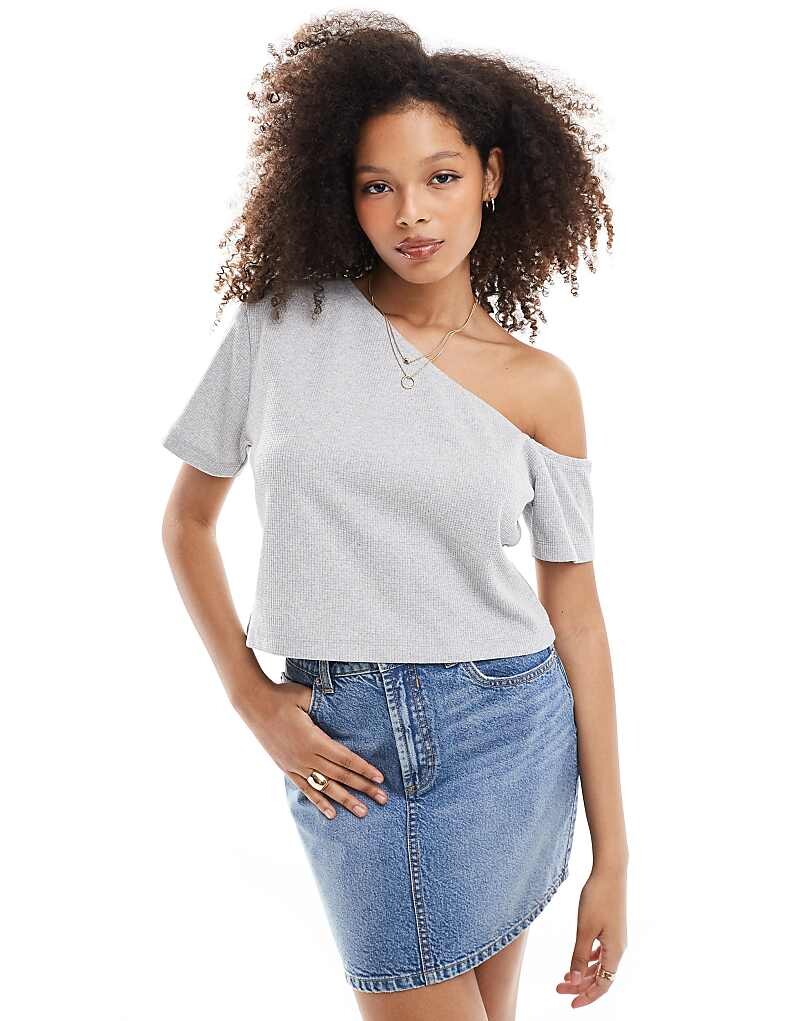 

Серая футболка свободного кроя с открытыми плечами ASOS DESIGN