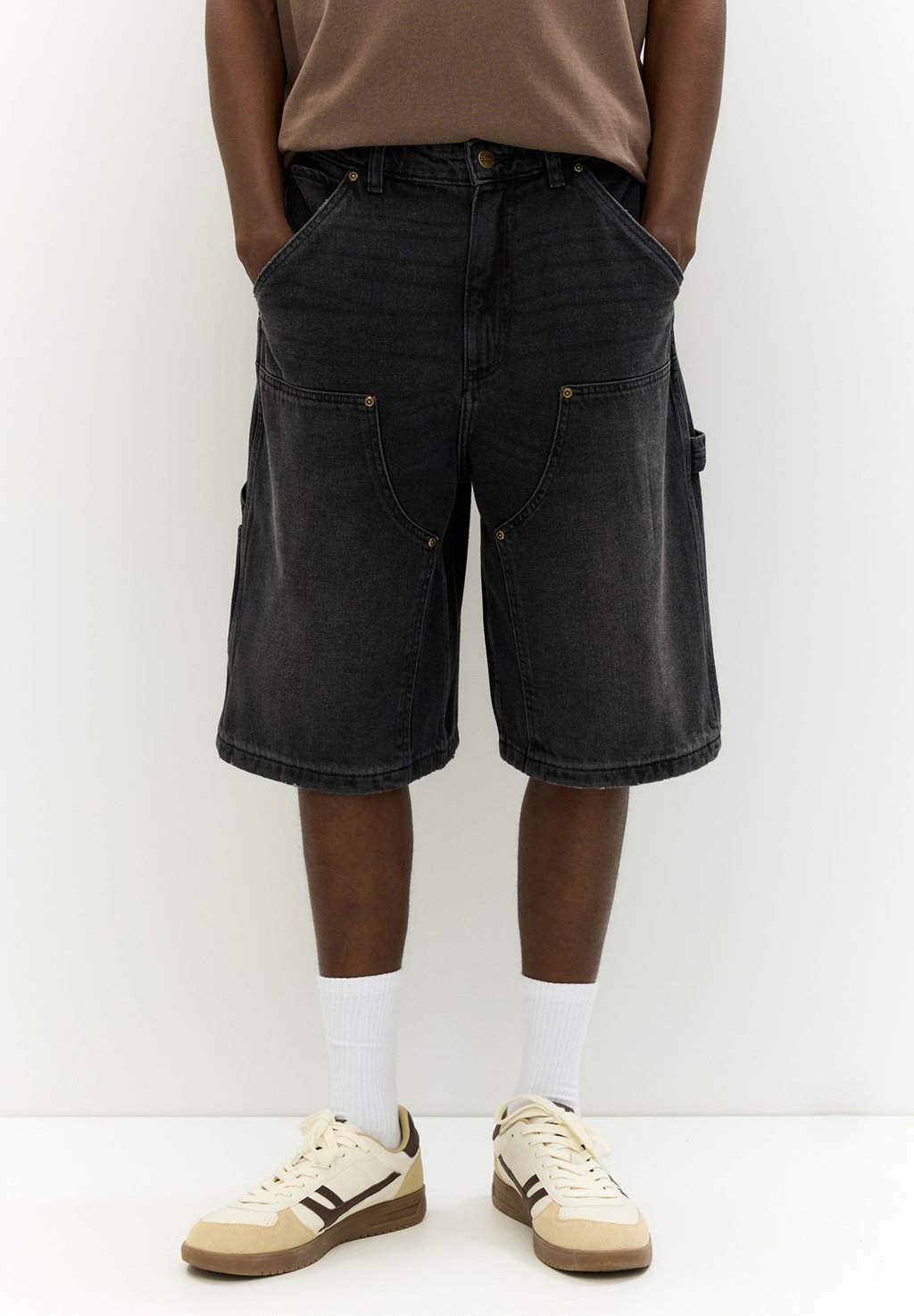 

Джинсовые шорты PULL&BEAR, черный