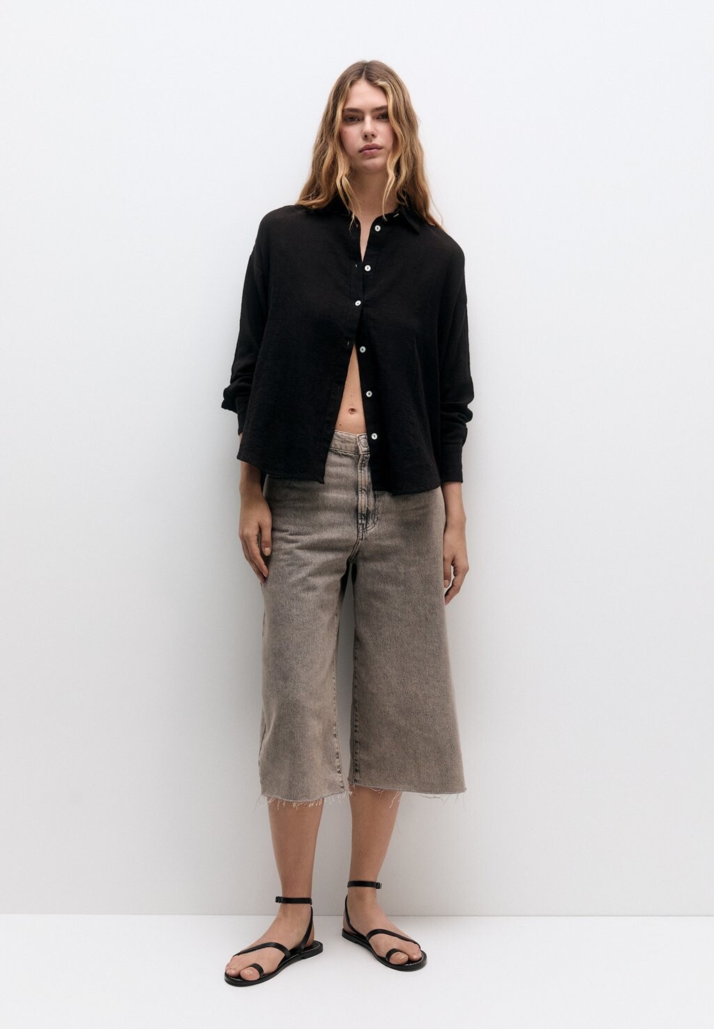 

Блузка-рубашка Rustic Oversize PULL&BEAR, черная