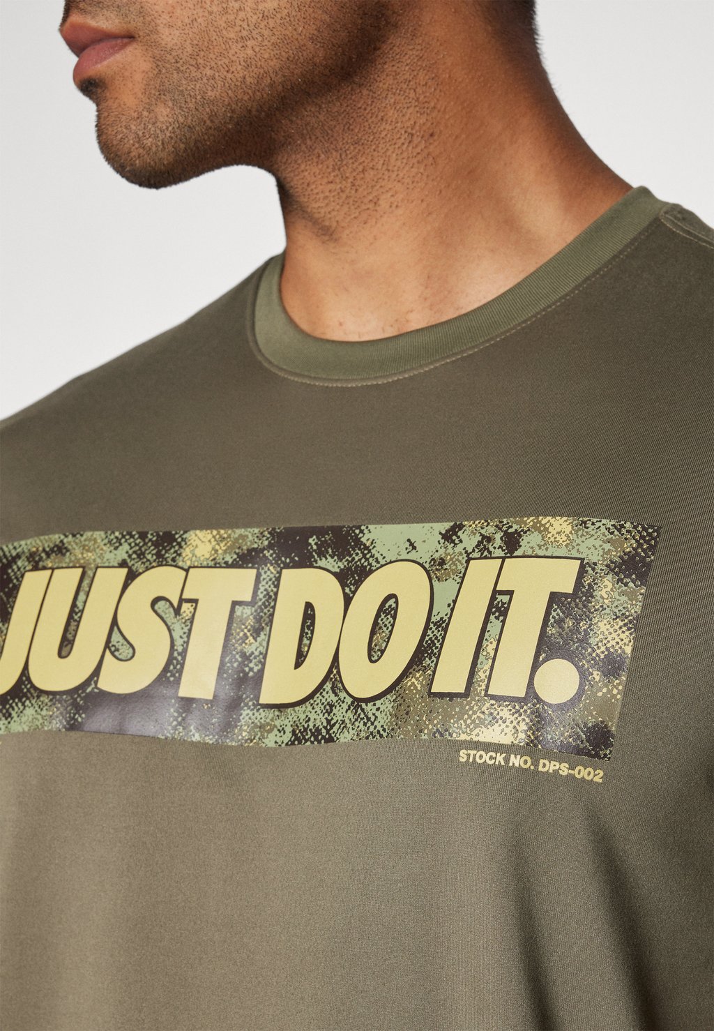 

Спортивная футболка TEE CAMO Nike, оливковый