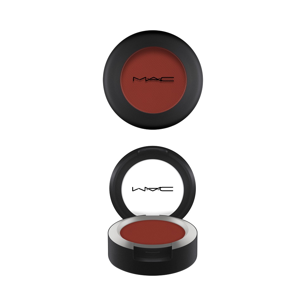 

Матовые тени для век powder kiss soft matte eyeshadow Mac, цвет devoted to chili, вес 1.5 гр.