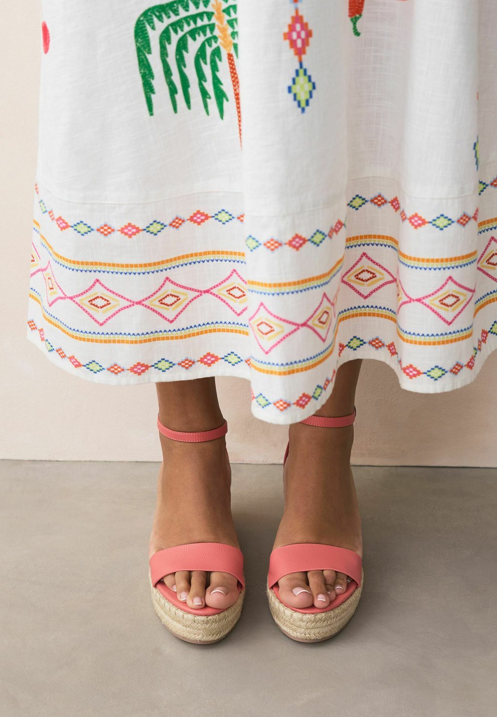 Босоножки на танкетке REGULAR - FOREVER COMFORT ROUND TOE - Espadrilles Next, цвет Mottled Pink — фото 2