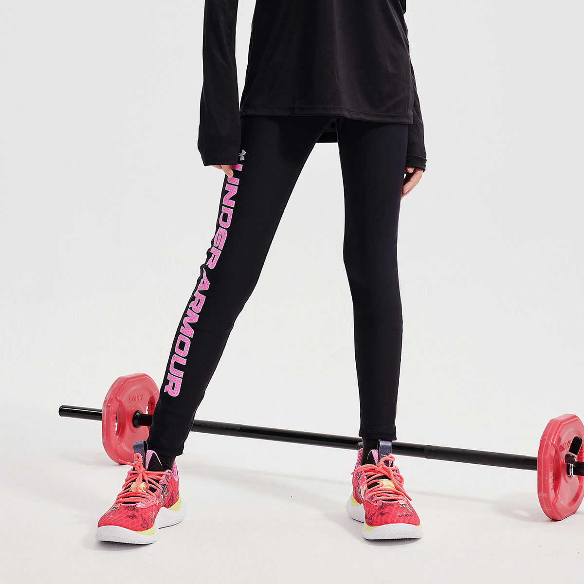 Трикотажные спортивные штаны детские черные Under Armour — фото 4