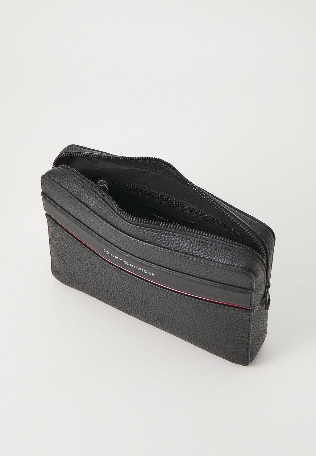 

Косметичка CORP POUCH Tommy Hilfiger, черный