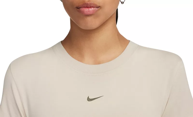 Женская футболка Sportswear Chill Knit Nike, цвет Lt Orewood Brn — фото 3