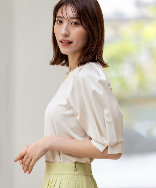 

Топ с рукавами, заправленный в брюки, с защитой от УФ ANY SIS, цвет слоновая кость