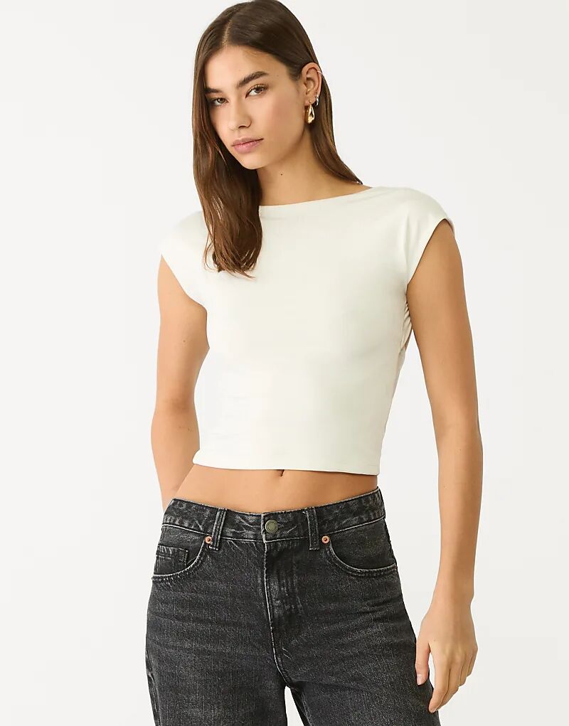 

Футболка Stradivarius с открытой спиной цвета экрю