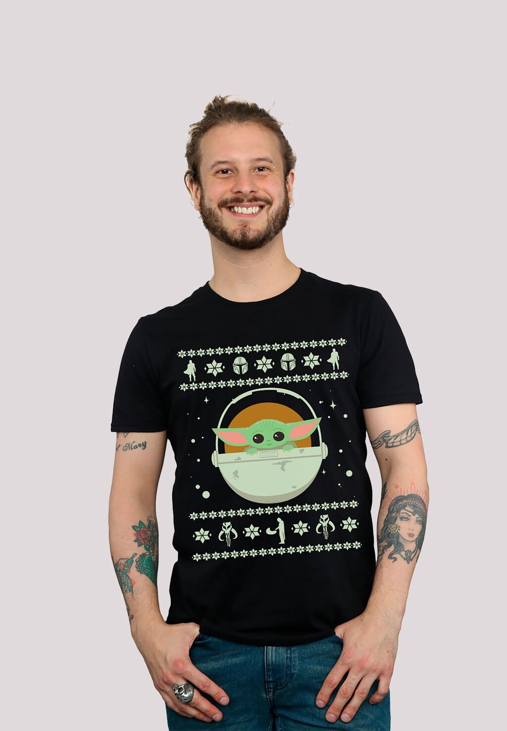 

Футболка с принтом Star Wars The Mandalorian Baby Yoda Weihnachten Premium Krieg F4NT4STIC, черный