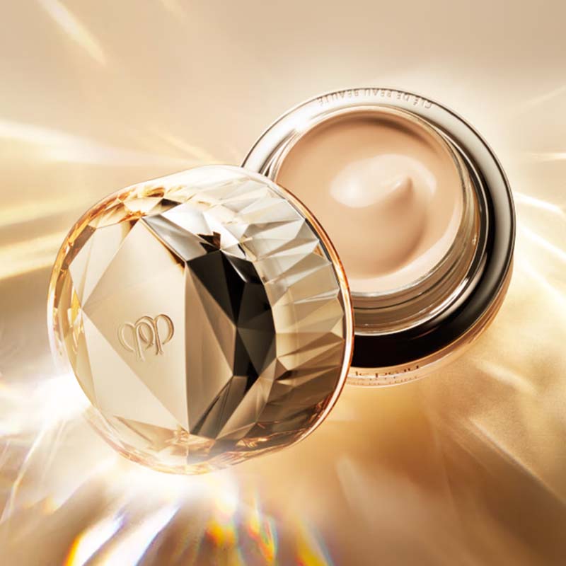 Тональная жидкость Daisy Box Crystal Radiance Natural 28 мл Clé De Peau Beauté — фото 4