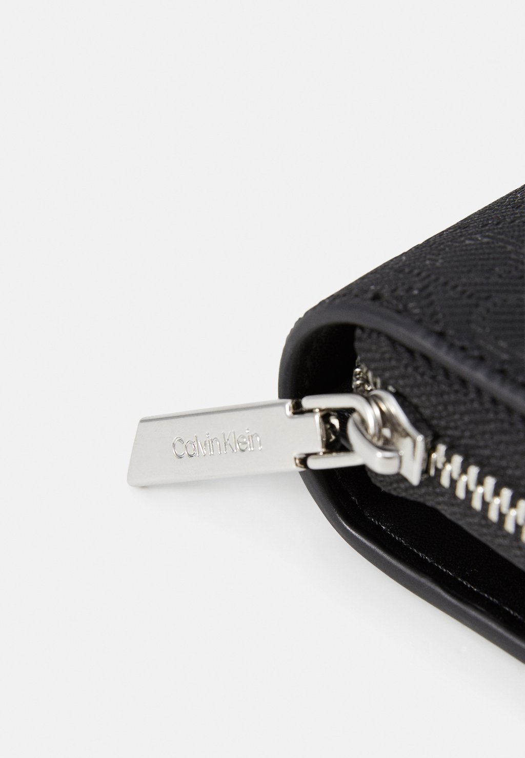 

Кошелек Calvin Klein, черный
