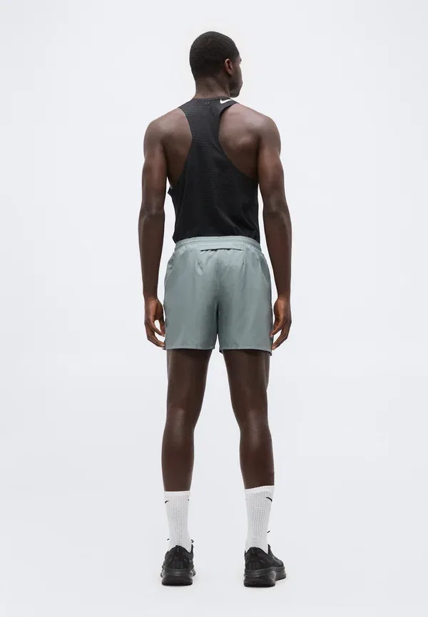 Шорты спортивные Nike Performance, smoke grey/iron grey, дымчато-серый/железно-серый — фото 3