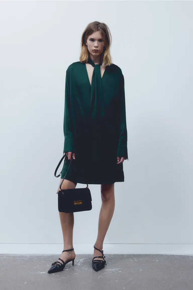 

Атласное платье на шнуровке H&M, зеленый