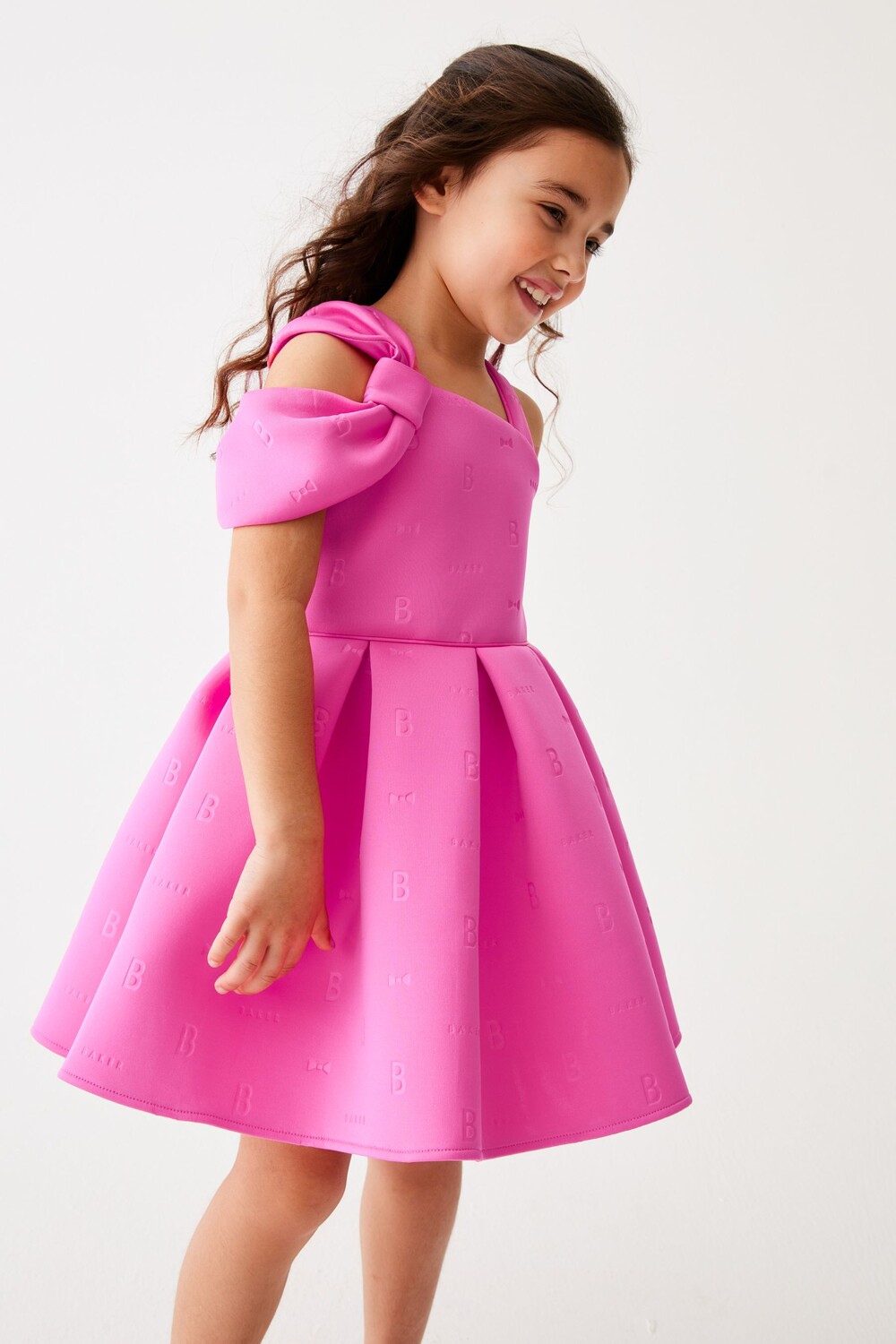 

Платье Scuba с бантом на плечах и тисненым мотивом Baker By Ted Baker, розовый