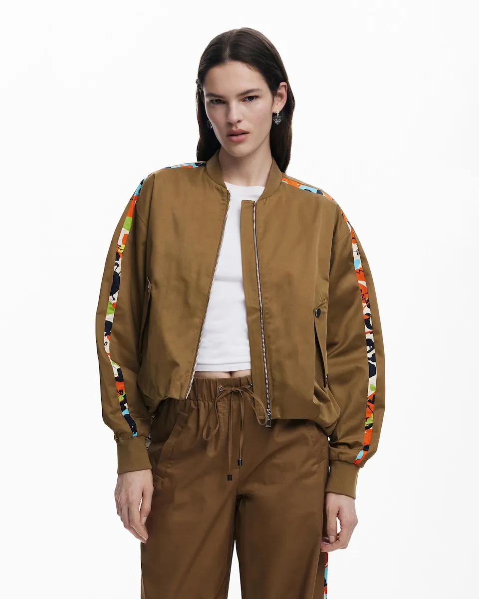 

Женская куртка, разработанная Кристианом Лакруа Desigual, коричневый