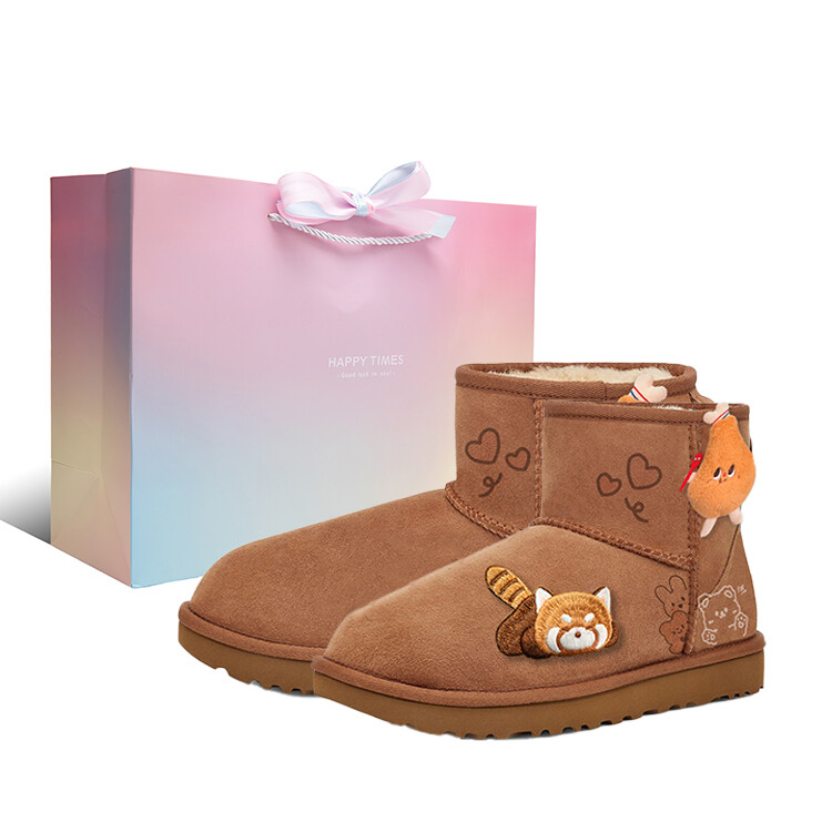 

CLASSIC MINI Зимние ботинки женские Ugg, цвет Love Bear