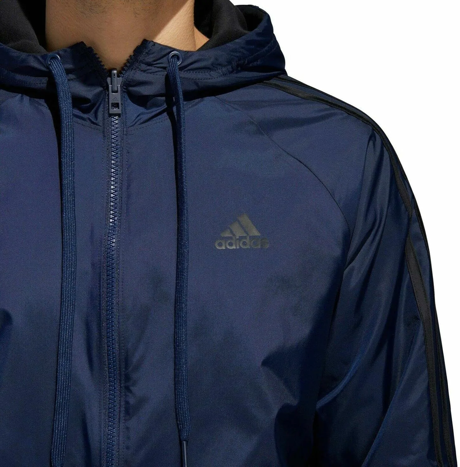 Мужская двусторонняя легкая куртка Adidas Balance с тремя полосками и капюшоном, цвет Collegiate Navy/Black — фото 2