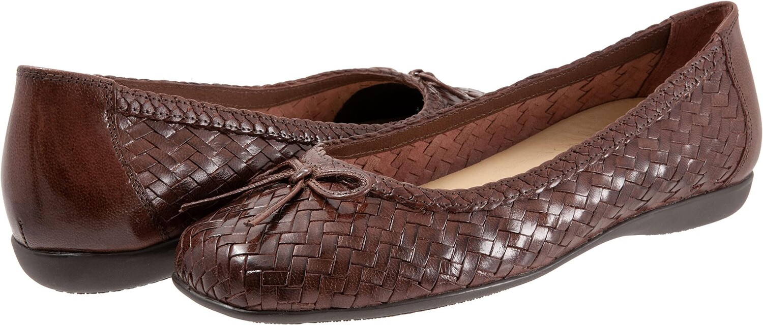 

Туфли на плоской подошве Trotters Gillian, цвет Dark Brown