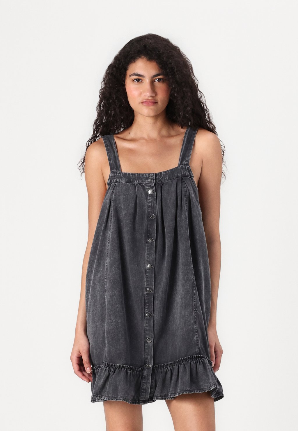 

Джинсовое платье NMOREGON ACID SHORT DRESS BL Noisy May, черный