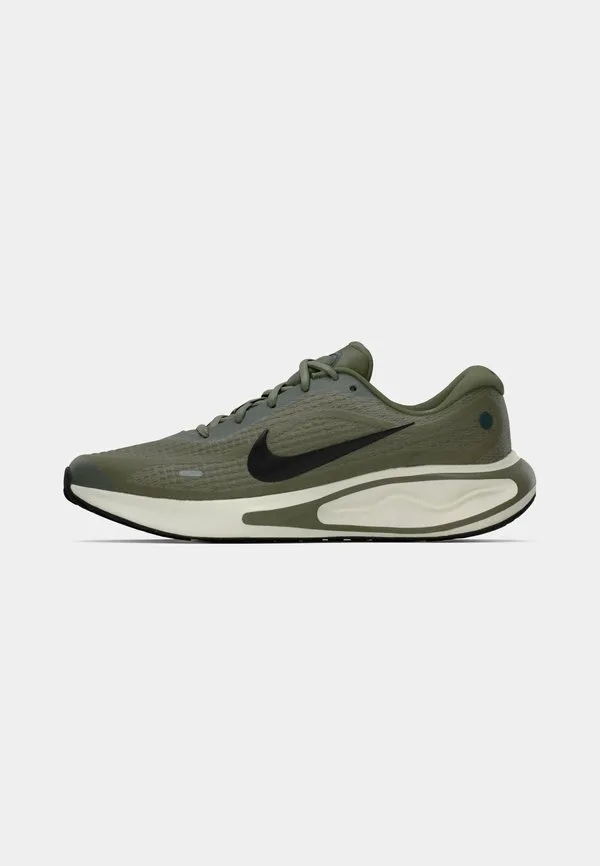 Кроссовки для бега по шоссе от компании journey run Nike Performance, Silver-Coloured Sage/Black/Black Spruce/Phantom — фото 2