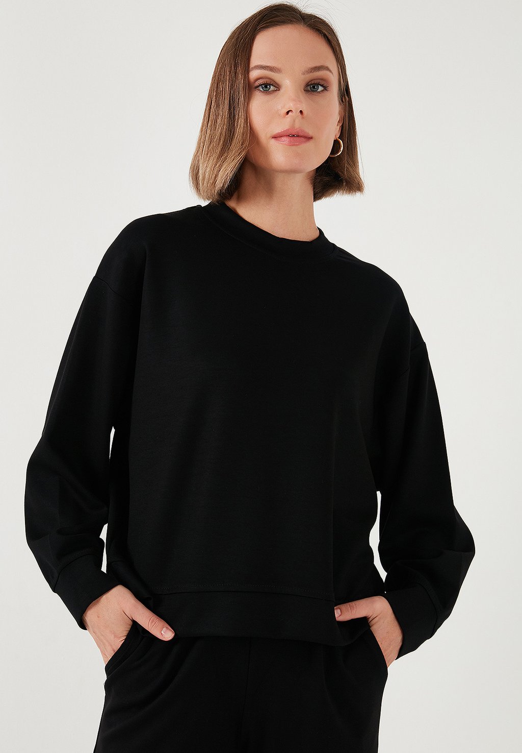 

Толстовка LOOSE FIT LELA, черный
