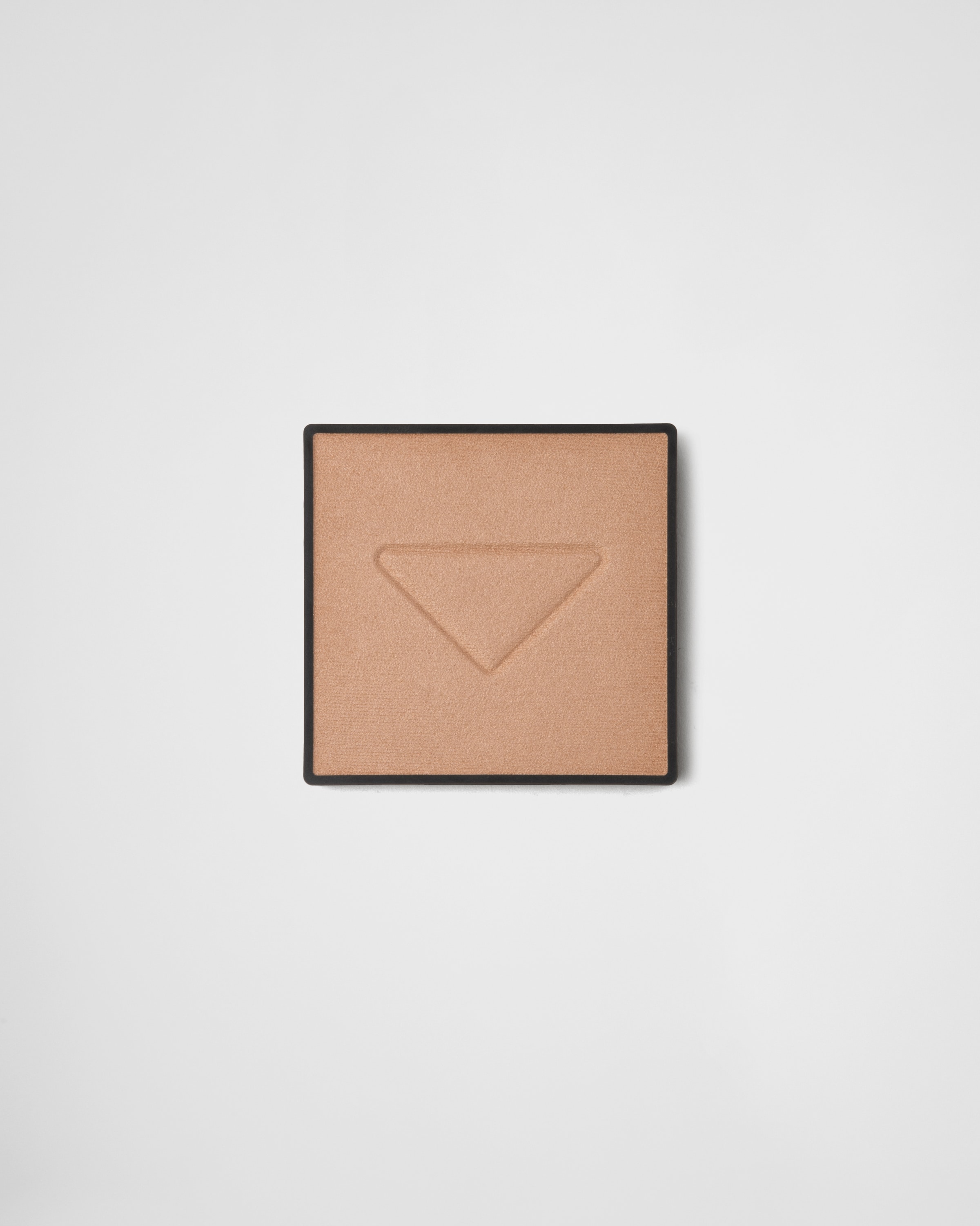 

Сменный блок пудры Prada Light Glowing, бежевый