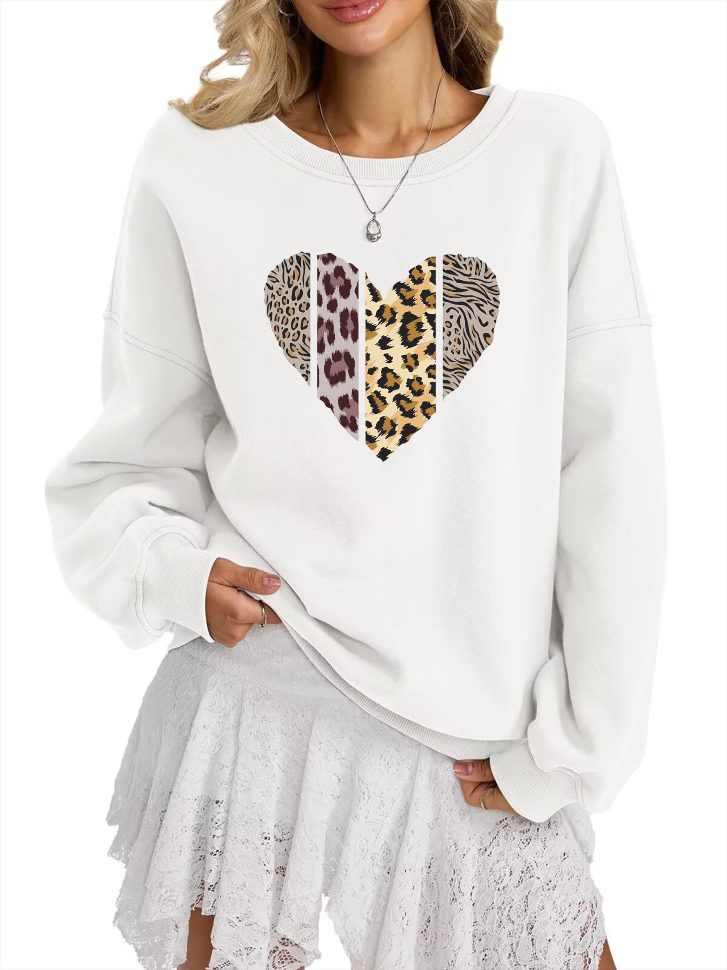 

GORHEY Свитшот в белом цвете