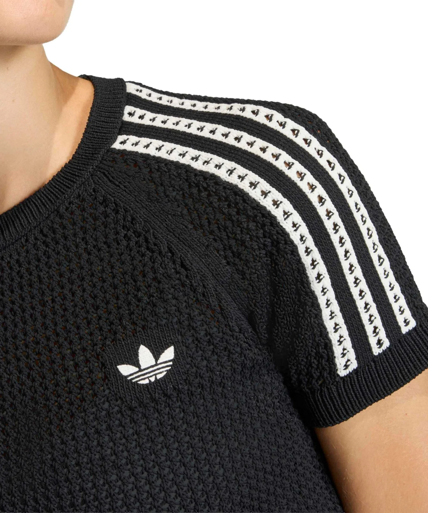 Женская футболка из вязаного полотна adidas KNITTED CROCHET CALI TEE чёрная — фото 3