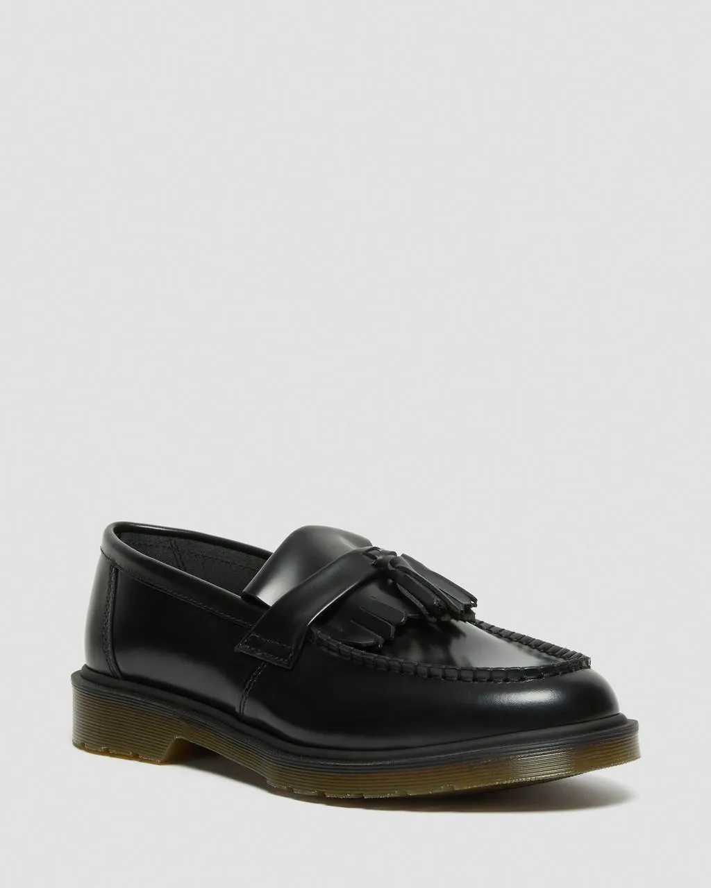 Dr. Martens Adrian Гладкие кожаные лоферы с кисточками, цвет Black — Polished Smooth