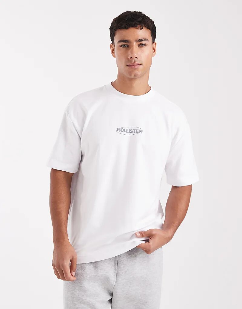 

Футболка Hollister с маленьким объемным логотипом и пузырьками, белого цвета