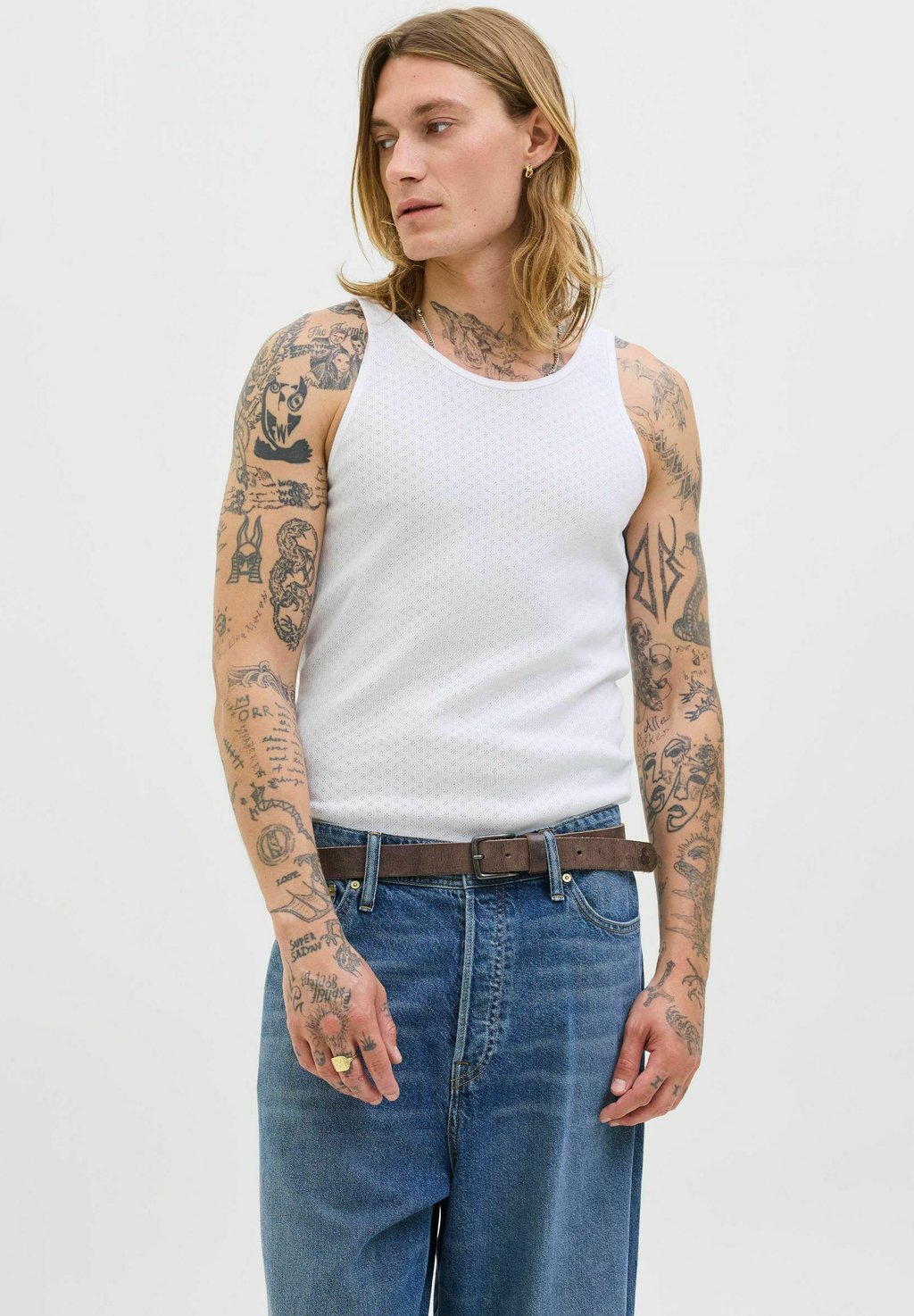 

Майка TANK EINFARBIG RUNDHALSAUSSCHNITT Jack & Jones, кремовый